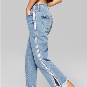 Distressed Zipper Jeans